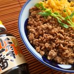 #簡単レシピ #そぼろ丼 🍚#ご飯がすすむ 味付けは #ホシサン#にたき一番 😋甘みとコクのある醤油だからコレ1本で味付けオッケー👌#煮物 #炒め物 #下味 にも使える …のInstagram画像