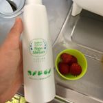食欲旺盛のエヴァ用に使い始めた野菜用洗剤。•野菜についた農薬がサッと落ちる•99.9％純水のアルカリイオン水と、0.1％の炭酸カリウムで、口にしても安心なもの•すばやく落とせるから、水に溶…のInstagram画像