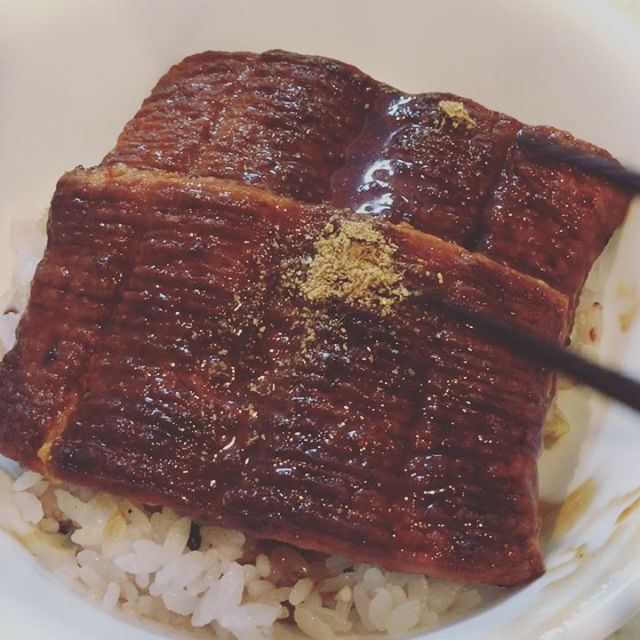 口コミ投稿：#うなる美味しさうな次郎 を食べました。こちらは魚の #すり身 で作った #うなぎ の …