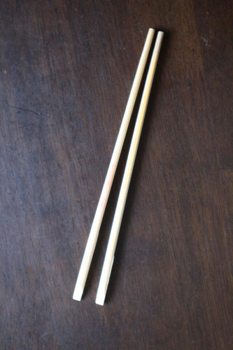 植え替えに活躍する竹箸の画像（1枚目）