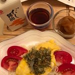 香川県の老舗醤油 鎌田のだし醤油は万能です。瀬戸大橋で四国に渡るとそこは坂出市。坂出にあるので親近感が湧きます。・讃岐の天然醸造醤油に、さば節、かつお節、昆布のだしをプラスしていま…のInstagram画像