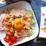 #鎌田醤油 さまより#だし醤油  をモニタープレゼントして頂きました✨・最近ハマってる#ローストポーク丼 の#たれ を使る時の#醤油 として使ってます♪・だし醤油をそのまま味見してみま…のInstagram画像