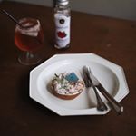 オハコルテのレモンタルト。ラズベリーのバルサミコ酢をソーダで割っていただきました。#onmytable  #onthetable #instafood #暮らし #デリスタグラマー #inst…のInstagram画像