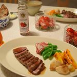 ばんごはんたまにはステーキ✨イタリア専門商社モンテ物産さんからバルサミコ酢の老舗ムッジーニ社のフルーツバルサミコ酢をモニター中🤗バルサミコ酢はたまに使ってるけど、ぶどう以外のフ…のInstagram画像