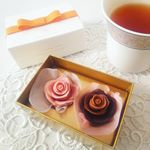 メサージュ･ド･ローズの季節限定のチョコレート  ソニア･ドゥ･クプル✨･ラズベリーのピンクの薔薇とグラデーションを楽しめるセピアの薔薇の2種類が入ったギフトボックスです。パッケー…のInstagram画像