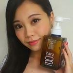 haru黒髪スカルプ・プロ💇2本目突入～✨✨✨ｼｬﾝﾌﾟｰの際に抜毛がすごく気になっていて、排水溝もすぐに詰まっちゃうのが悩みだったんだけど、段々抜毛が減ってきたょ🙌✨1本使いきってみて効果を…のInstagram画像