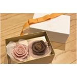 massage de rose🌹期間限定のラズベリーと3層の味いが異なるチョコ♡かわいいしおいしい☺️#massagederose#メサージュドローズ#rose#ローズ#バラ#チョコ#チョコレ…のInstagram画像