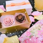 .繊細な#バラ のチョコレート🌹をいただきました😍メサージュドローズのチョコレート🍫.めっっっちゃ細かい✨層ごとに味が違うくてびっくり✨とても美味しかったです❣️.特別…のInstagram画像