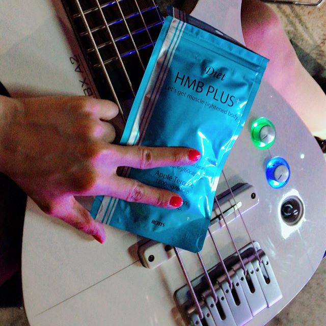 口コミ投稿：本日は渋谷ギャレットにてライブ🎸筋肉つけるHMB摂取でライブしながらも筋トレ💪＊今日…