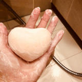 口コミ記事「”ペリカン石鹸の恋する♪おしり石鹸”~全身の角質ケアに！」の画像