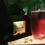 のみたい夜もある。。。アルコール度数9パーに←いつもけっこうくる日本酒ビール …一人宅のみでも結構酔っ払い(笑)でもそんなときでもエカスを飲んでおけば翌朝もつら…のInstagram画像