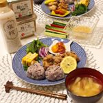 #夕食 🍴@hikarimiso 様 の【麹の花　無添加オーガニック味噌】を使用して、ミョウガのお味噌汁と野菜スティックにつける味噌マヨディップを作りました😊オーガニックなので安心安全✨…のInstagram画像