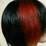 部分的にブリーチしてからマカロンパレットのレッドホリックで髪を染めました✨めちゃくちゃ発色が良い😆✨ストロベリーの香りがするから染髪剤特有のツンとしたにおいが苦手な人でも使いやすい😉🍓保湿…のInstagram画像