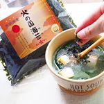 #ホシサン さまより#火の国海苔 をモニター#プレゼント して頂きました🙏・うどんや卵かけご飯のトッピングなど、何にでも使える海苔ですが特におすすめは#味噌汁 の具材として、との事だったので#…のInstagram画像