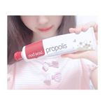 浅田真央ちゃん姉妹がお気に入り @redseal_jp さんの #プロポリス が配合された #propolis #歯磨き粉 をいただきました。ニュージーランド産ということで、外国の歯磨き粉を使うのはわ…のInstagram画像