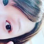 ．動画おブス全開ですみません！笑．私は奥二重なので二重にするのがメイクする上で必須なので、色々と試してます。．今主に使ってるのがダイソーの伸びるアイテープ片面とオリ式。アイテー…のInstagram画像