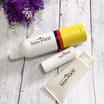 サロンフットの足用ケア商品達。かかとガサガサでストッキングが伝線するー！！対策としてこの３つを使ってみます！ピーリングスクラブとかかとクリーム、そして足用デオドラントスプレー。使ってみ…のInstagram画像