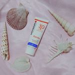 【Ultrasun アルトラサン ファミリー SPF30】SPF30・PA+++ スイス生まれのサンケア専門ブランドが、敏感肌のために開発した敏感肌用日焼け止めです。紫外線に加え、近赤外線…のInstagram画像