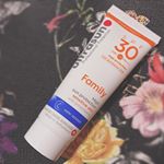 ✐☡...( 日焼け止め )アルトラサン ファミリーSPF30名前の通り子供から大人まで使える日焼け止めで化粧下地にも使えるけどクレンジングもいらない👏敏感肌用なので安心して子供に使…のInstagram画像