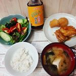 2018年7月14日今日の夜ごはんもち麦ごはん　お味噌汁照り焼きチキン　じゃがいもの煮物わかめサラダです。今日は、ホシサン様からモニターで頂いた火の国ポン酢をわかめサラダに…のInstagram画像