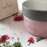 _#roselabo #ナチュラルオフバームr __国産の食べれる薔薇を含み天然由来成分93% でW洗顔不要の#クレンジングバーム 🌹_蓋を開けた瞬間にバラの良い香…のInstagram画像
