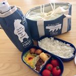 プチプラ雑貨 #カリンピア 様より💙どれもひとつ300円‼️.#お弁当箱 のサイズ感もほどよくて、#電子レンジ対応 だし気に入りました❣️ #ボトルホルダー も#保温 #保冷 で便利(๑˃…のInstagram画像