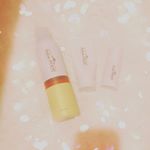 イシュアさんのサロンフットケア👣❤️✨このこのお陰で自信を持って足の裏出せてます😆💕笑夏場だから特にお手入れいつも以上にチカラ入れてるレディーも多いのでは？まずはサロンフットケア ピーリン&hellip;のInstagram画像