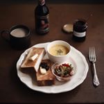 Today’s breakfastおはようございます。かぼちゃのスープときのことパプリカのマリネ。wazawazaの食パンには自家製ブルーベリージャム。sajiさんで習ったバルサミコ酢…のInstagram画像
