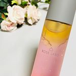 ナチュラルレインR✨世界に1つだけ食べられるバラを使用したオイル入り2層式化粧水。肌、首、デコルテや髪にも使える万能オイル。ベタつきがなく、でもしっとりします❤︎ローズの香りで癒されな…のInstagram画像