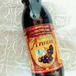 有機アロニア100%果汁。アロニアはベリー系の果実で、ブルガリアやロシアではジュースやジャムとして食卓に並ぶそうです。ただのジュースじゃなくて抗酸化力が高いらしいから、目がキラーンとなりま…のInstagram画像