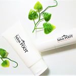 フットケアにおすすめ＾＾＊ イシュア（issua）　サロンフット　角質ピーリングスクラブ＆サロンフット　集中ケアスティック暑くなってくると素足になることが多くなってきますよね♪そこで愛…のInstagram画像