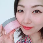 *これ、ほんと好き❤️❤️手の温もりでとろけていく感じもローズの香りもgood😍👍🏻バスタイムに癒しを与えてくれる存在🌹アイラインやマスカラもするんと落ちるし✨オススメです💕💕…のInstagram画像