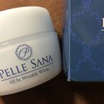 乾燥による小じわケア密着浸透&高保湿成分5つの無添加自担が叶うオールインワンジェルペレセナオールインリンクルホワイトを使っています。小じわケアはもちろん高保湿、美白ケア…のInstagram画像