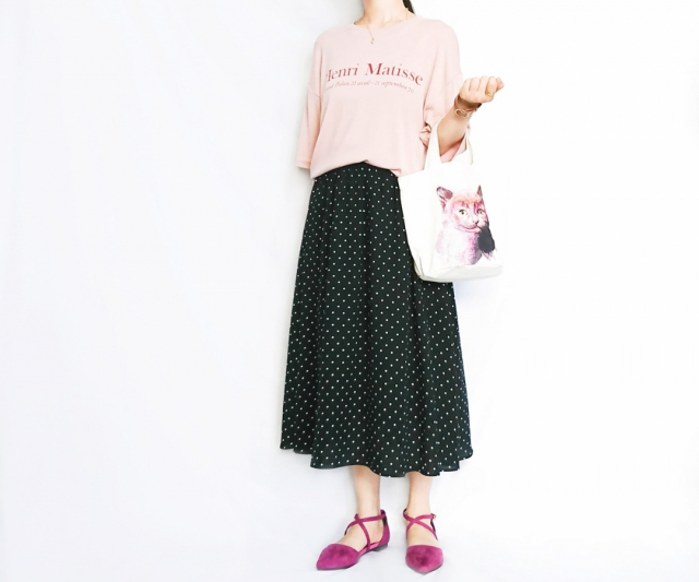 口コミ：GUドットスカートと猫好きにおすすめのバッグでピンク系コーデ♡の画像（1枚目）