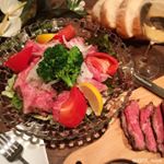 ・・One item of dinner of yesterday was a roast beef salad・・こんばんは・・昨日の夕飯のおつまみ1品・…のInstagram画像
