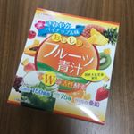 いただいて飲み始めたフルーツ青汁🍓🍍🥝美味しい青汁はたくさんありますが、こちらはパイナップルジュースのような感じでとっても飲みやすいです☺️亜鉛も含まれてるので元気が出そう💪子供でも飲みやすいと思…のInstagram画像