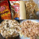 おつまみやおやつにお馴染みのいかの姿あげ。炊き込みご飯にしてみました(^^)砕いたいかの姿あげ、舞茸、生姜、お醤油を入れて炊くだけです🦑#いかの姿あげ  #大塩するめ #合食 #Goshoku #mo…のInstagram画像