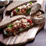 ・・・忙しい朝のツナ缶を使ったオープンサンド🌯🥪☕️具を用意してはさんだりのせたりするだけのオープンサンドとサンドウィッチなら美味しくてかんたん♡見た目も美しく食欲湧きます…のInstagram画像