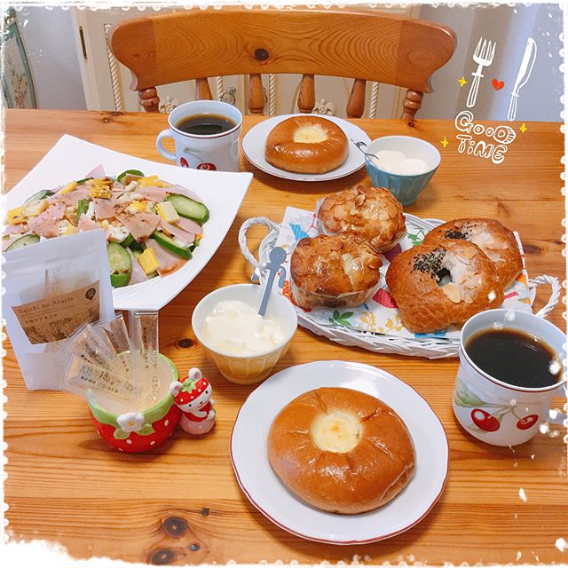 口コミ投稿：.美味しい蜂蜜『大地のアカシア』をヨーグルトに入れて、休日の朝食です！🍯😋🥐Metto i…