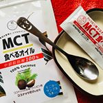 #持留製油 #MCTオイル #MCT食べるオイル #moniplaなんかココナッツの独特な香りがあるのかと思いきや、それが全くなくて味やクセも全くと言っていいほど良い意味で感じない！そのまま飲んだ…のInstagram画像
