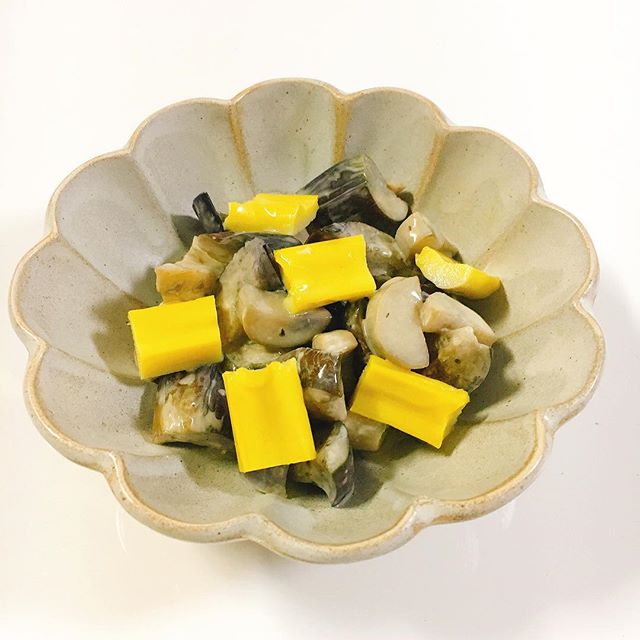 口コミ投稿：サラダスティックの瀬戸内レモン味🍋黄色い見た目が良いアクセントに💛.#yellow #和食 …