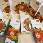 ..HACO SALAD(ハコサラダ).いい１日を、ハコサラダと。内容200ml 1箱(7本入) \686.1日分の野菜(350g分)を使用した野菜飲料ってちょっと飲み…のInstagram画像