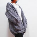 【秋ニット】ANDJ（アンドジェイ）のボリュームスリーブニットカーディガン。カラーはチャコールグレー。ゆるっとほんわり、ボリュームのあるシルエットがかわいいです(´- `*) #andj #mon…のInstagram画像