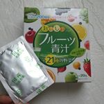 #yuwa フルーツ青汁をお試しさせて頂きました。20包入り 980円1日の目安量は1包🌌国産大麦若葉に、乳酸菌200億個、植物発酵エキス75種、21種の野菜を加えたフルーツ味の青汁で…のInstagram画像