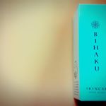 今日のおすすめは、BIHAKU【 Wエッセンス】😁.保湿力が『ヒアルロン酸の130％』と言われているプロテオグリカン、ノーベル科学賞を受賞したフラーレンを高濃度で配合した、オールインワン美容液…のInstagram画像