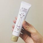 以前サンプルを頂いて気に入っていたので、嬉しいです！伸びがよく、すぐにサラッと馴染みます。香りもよくて、毎日愛用しています。首のシワが薄くなるとことを期待しています！#ハリーハ…のInstagram画像