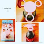 ❤️キャップオープナー❤️軽い力で開けられる🎶ペットボトル＆パウチ容器用！！ ✩長い爪を保護したい女性や、お子様、お年寄りも簡単に！ ✩上部には小さい穴があいてるので、キーホルダーに繋ぐ事もでき、…のInstagram画像