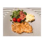 ...おうちごはん🥢・今日は『デルモンテ HEALTHY GARDEN クランベリー&ざくろ』を使ってポークソテー🍴・ソテーで使ったフライパンでジュースとお砂糖を煮詰めて簡単ソース…のInstagram画像