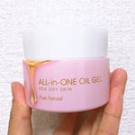 .ピュアナチュラルのオールインワンオイルジェルをお試しさせて頂きました🤩.こちらは乾燥による小じわが気になる方や手軽にエイジングケアしたい方にオススメされている商品です💡…のInstagram画像