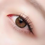 .ナチュラルカラコンは﻿2～3トーンになってたり﻿ニュアンスのあるデザインが﻿好きなんだけど、﻿ミネットのレイヤーアーモンドが﻿ツボだった～💕﻿﻿黒っぽいふちで中がベー…のInstagram画像